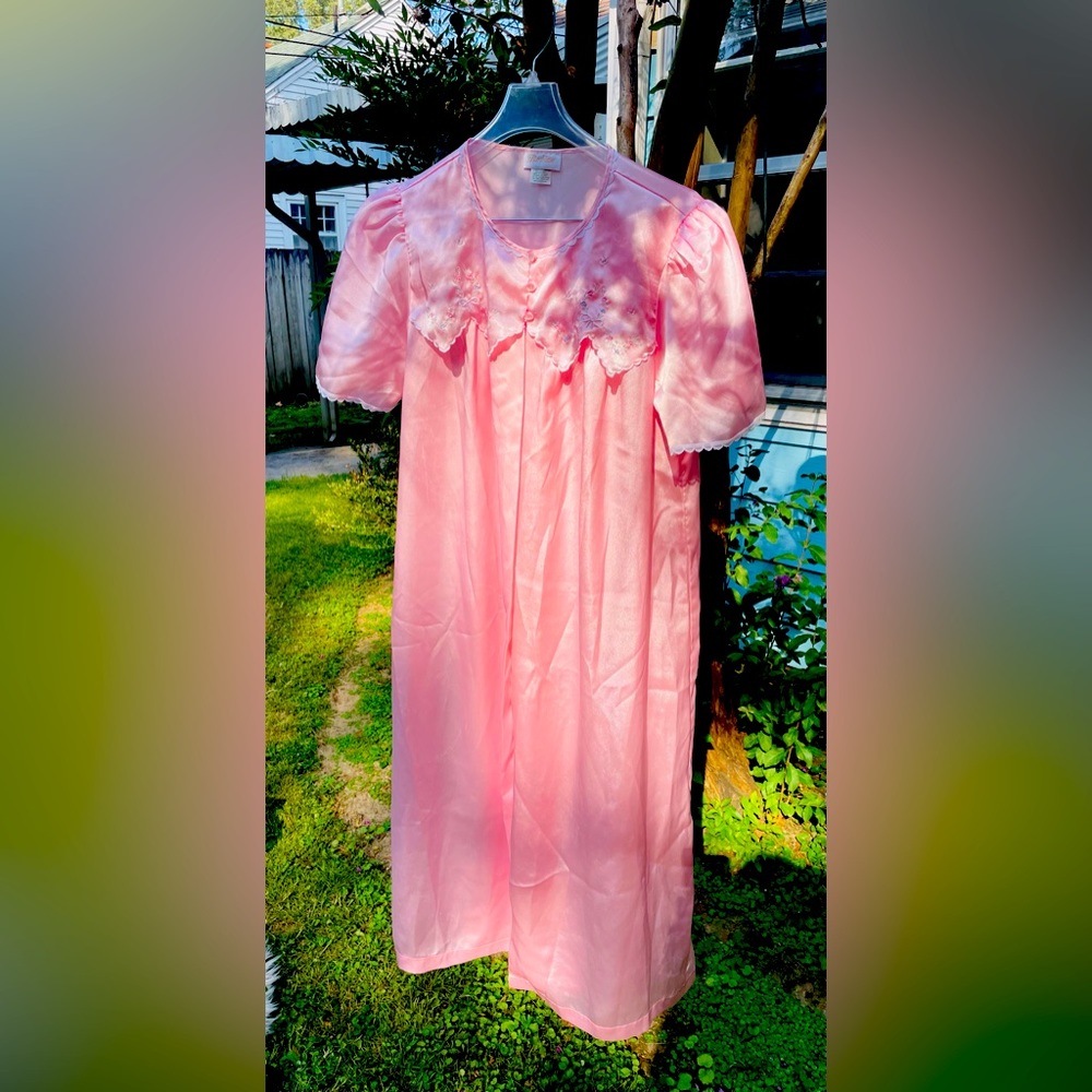 💗VINTAGE 1970’s Nylon Sleeping Gown💗